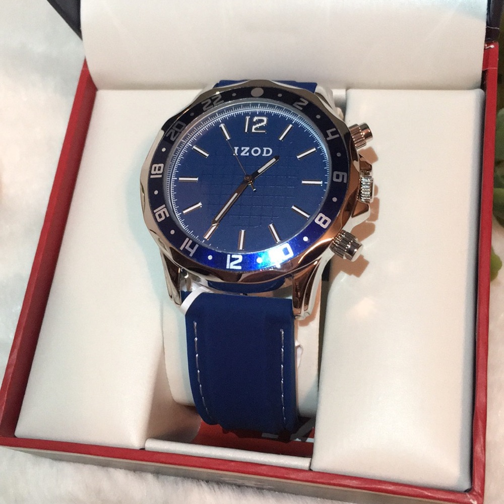 ⌚️🔵IZOD® BLUE AND SILVER TONE WATCH🔵⌚️